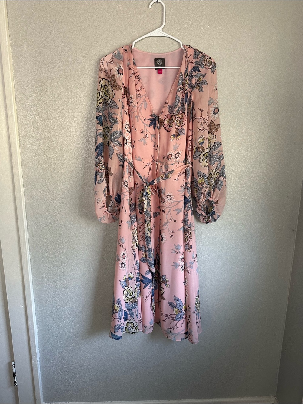 Vince Camuto Pink Floral Long Sleeve Belted V-Neck Dress